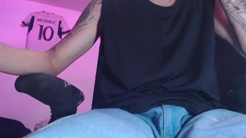 Snapshot of skateboy444 chatting on 27, 2, 2025 king online show from 27, 2, 2025