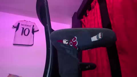 Snapshot of skateboy444 chatting on 11, 3, 2025 king online show from 11, 3, 2025