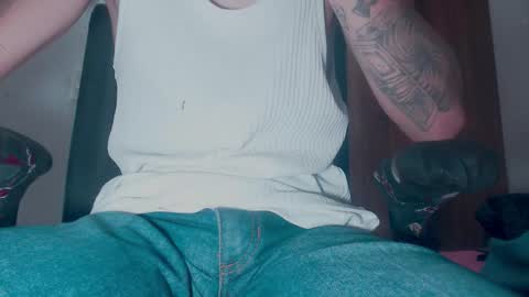 Snapshot of skateboy444 chatting on 13, 9, 2025 king online show from 13, 9, 2025