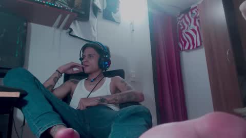 Snapshot of skateboy444 chatting on 21, 9, 2025 king online show from 21, 9, 2025