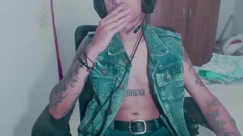 Snapshot of skateboy444 chatting on 28, 9, 2025 king online show from 28, 9, 2025