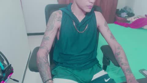 Snapshot of skateboy444 chatting on 11, 10, 2025 king online show from 11, 10, 2025