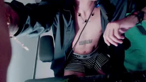 Snapshot of skateboy444 chatting on 5, 11, 2025 king online show from 5, 11, 2025