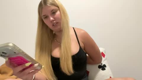Snapshot of skiimaskabby chatting on 7, 8, 2026 skiimaskabby online show from 7, 8, 2026