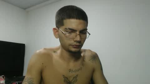 Snapshot of skinny_badboy chatting on 6, 2, 2026 E R O S online show from 6, 2, 2026