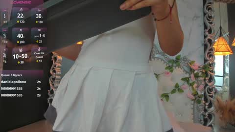 Snapshot of skinny_linda chatting on 8, 2, 2025 online show from 8, 2, 2025