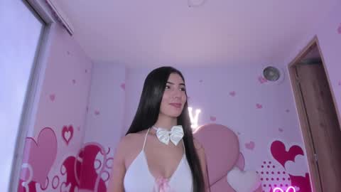 Snapshot of skinny_linda chatting on 12, 3, 2025 online show from 12, 3, 2025