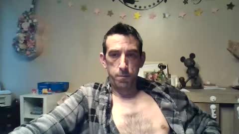 Snapshot of skinnybigcock2 chatting on 25, 4, 2026 SkinnyBigCock2 online show from 25, 4, 2026