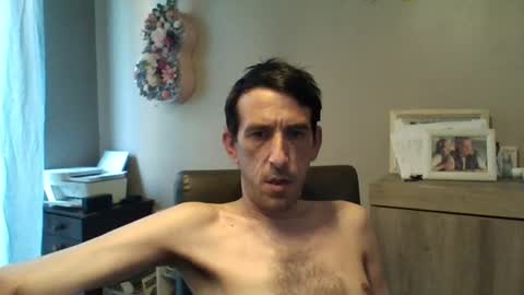 Snapshot of skinnybigcock2 chatting on 18, 6, 2026 SkinnyBigCock2 online show from 18, 6, 2026
