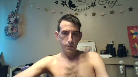 Snapshot of skinnybigcock2 chatting on 28, 6, 2026 SkinnyBigCock2 online show from 28, 6, 2026