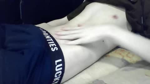 Snapshot of skinnycuteman chatting on 31, 5, 2026 skinnycuteb0y online show from 31, 5, 2026