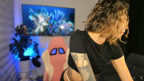 Snapshot of skinnyflower chatting on 10, 9, 2025 Manuela online show from 10, 9, 2025