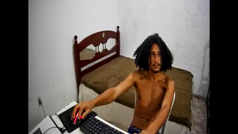 Snapshot of skinnylatinman chatting on 3, 12, 2025 Skinny Latin Man online show from 3, 12, 2025