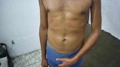 Snapshot of skinnylatinman chatting on 28, 4, 2026 Skinny Latin Man online show from 28, 4, 2026