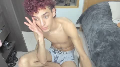 Snapshot of skinnypipe15 chatting on 23, 10, 2025 skinnypipe15 online show from 23, 10, 2025