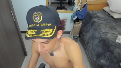 Snapshot of skinnypipe15 chatting on 14, 11, 2025 skinnypipe15 online show from 14, 11, 2025