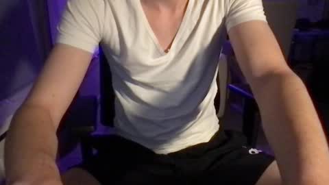 Snapshot of skinnyrisky chatting on 21, 10, 2025 skinnyrisky online show from 21, 10, 2025