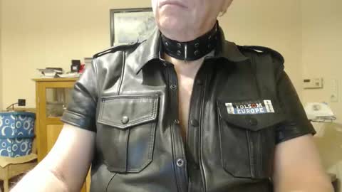 Snapshot of sklave_ol chatting on 12, 9, 2025 sklave_ol online show from 12, 9, 2025
