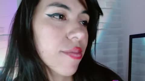 Snapshot of sky_girl1 chatting on 29, 1, 2025 Mile online show from 29, 1, 2025