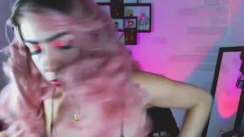 Snapshot of sky_girl1 chatting on 31, 1, 2025 Mile online show from 31, 1, 2025