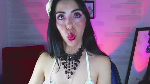 Snapshot of sky_girl1 chatting on 4, 2, 2025 Mile online show from 4, 2, 2025
