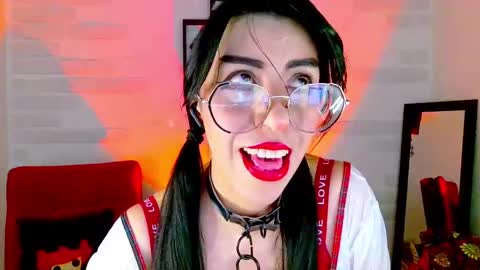 Snapshot of sky_girl1 chatting on 27, 9, 2025 Mile online show from 27, 9, 2025