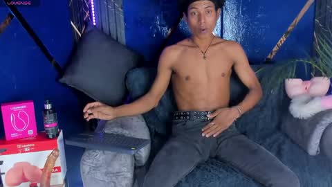 Snapshot of sky_walkerss chatting on 30, 5, 2026 sky_walkerss online show from 30, 5, 2026