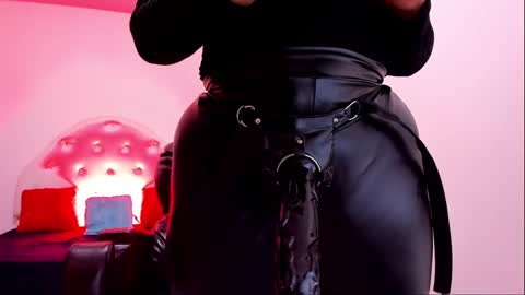 skydarkblue online show from 10, 9, 2025