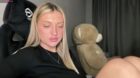 GARRY AND SOPHIA online show from 30, 1, 2025