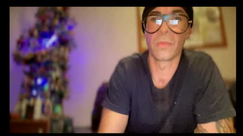 Snapshot of skyfly333 chatting on 6, 6, 2026 IAN HARD online show from 6, 6, 2026