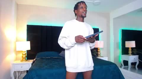 Snapshot of skylerbigxxx chatting on 7, 7, 2026 SKYLERBIGXXX online show from 7, 7, 2026