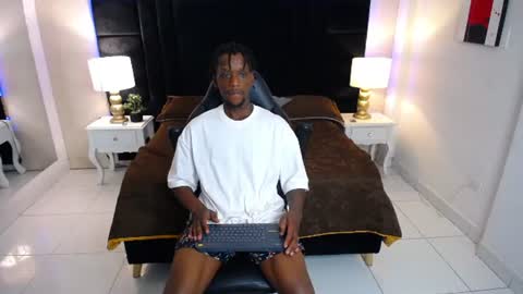 Snapshot of skylerbigxxx chatting on 17, 7, 2026 SKYLERBIGXXX online show from 17, 7, 2026
