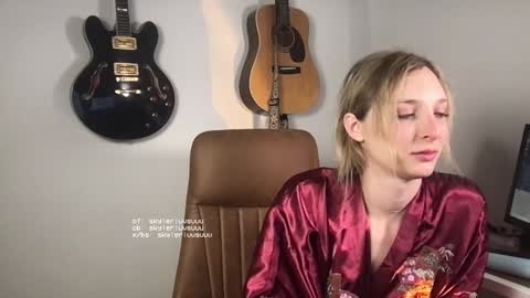 Snapshot of skylerluvsuuu chatting on 18, 1, 2025 skylerluvsuuu online show from 18, 1, 2025