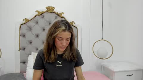 Snapshot of skylerwhite02 chatting on 5, 7, 2026 Skyler online show from 5, 7, 2026