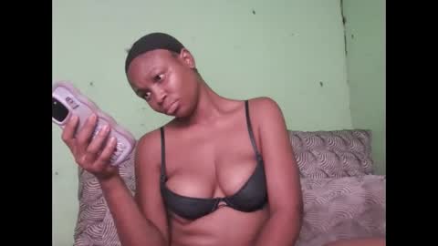 Snapshot of skylour chatting on 21, 4, 2026 Skylour online show from 21, 4, 2026