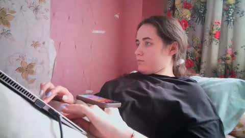 skyressie333 online show from 22, 12, 2024