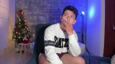 Snapshot of skyrid3r chatting on 3, 12, 2025 Skyrider online show from 3, 12, 2025