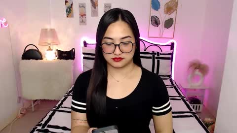 Queen Cyrine online show from 10, 2, 2026