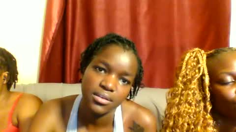 Snapshot of sleek_ass chatting on 26, 2, 2025 sleek_ass online show from 26, 2, 2025