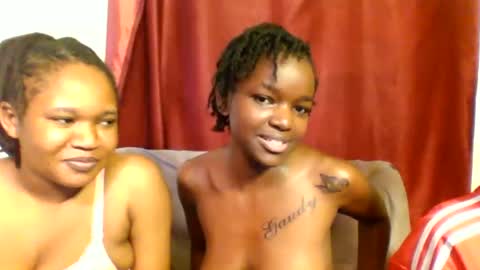 Snapshot of sleek_ass chatting on 27, 2, 2025 sleek_ass online show from 27, 2, 2025