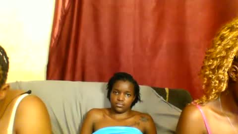 Snapshot of sleek_ass chatting on 3, 3, 2025 sleek_ass online show from 3, 3, 2025