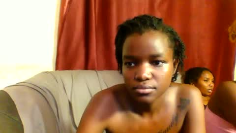 Snapshot of sleek_ass chatting on 5, 3, 2025 sleek_ass online show from 5, 3, 2025