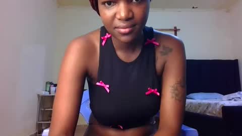 Snapshot of sleek_ass chatting on 1, 10, 2025 sleek_ass online show from 1, 10, 2025