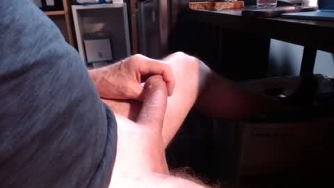 sliderguy699 online show from 19, 4, 2026