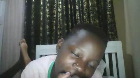Snapshot of slim_petite_ebony chatting on 26, 12, 2024 slim_petite_ebony online show from 26, 12, 2024