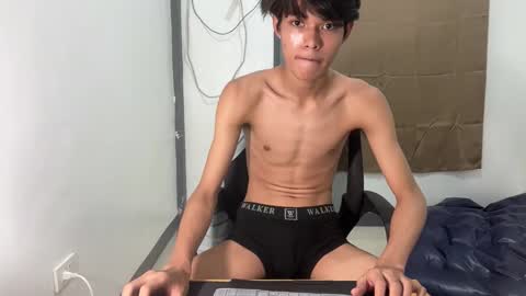 Snapshot of slim_sensation chatting on 7, 10, 2025 slim_sensation online show from 7, 10, 2025