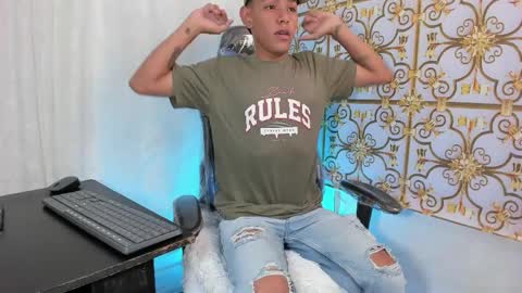 SlimLatino  online show from 4, 4, 2026