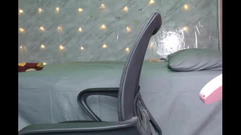 Snapshot of slimzyx chatting on 25, 12, 2024 slimzyx online show from 25, 12, 2024