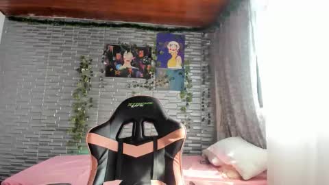 Snapshot of slone03 chatting on 21, 10, 2025 slone03 online show from 21, 10, 2025