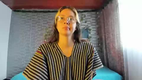 Snapshot of slone03 chatting on 9, 11, 2025 slone03 online show from 9, 11, 2025